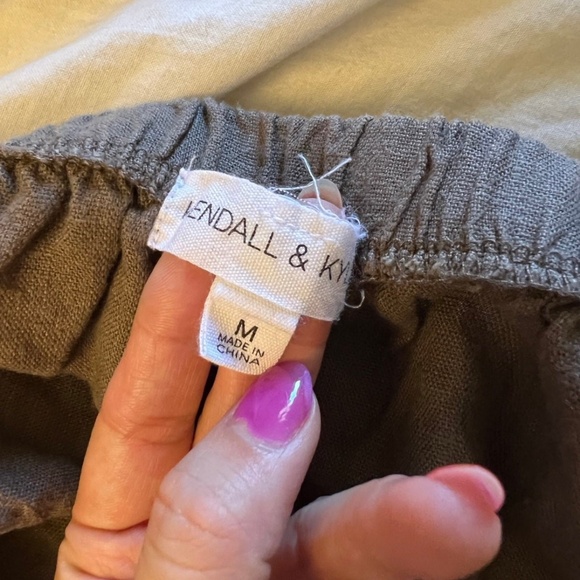 Kendall & Kyle Linen Set - Picture 5 of 5